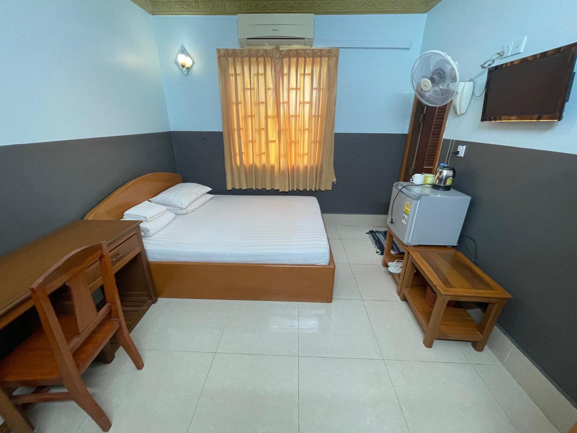 Apsara Guest House Kampot City Exterior photo