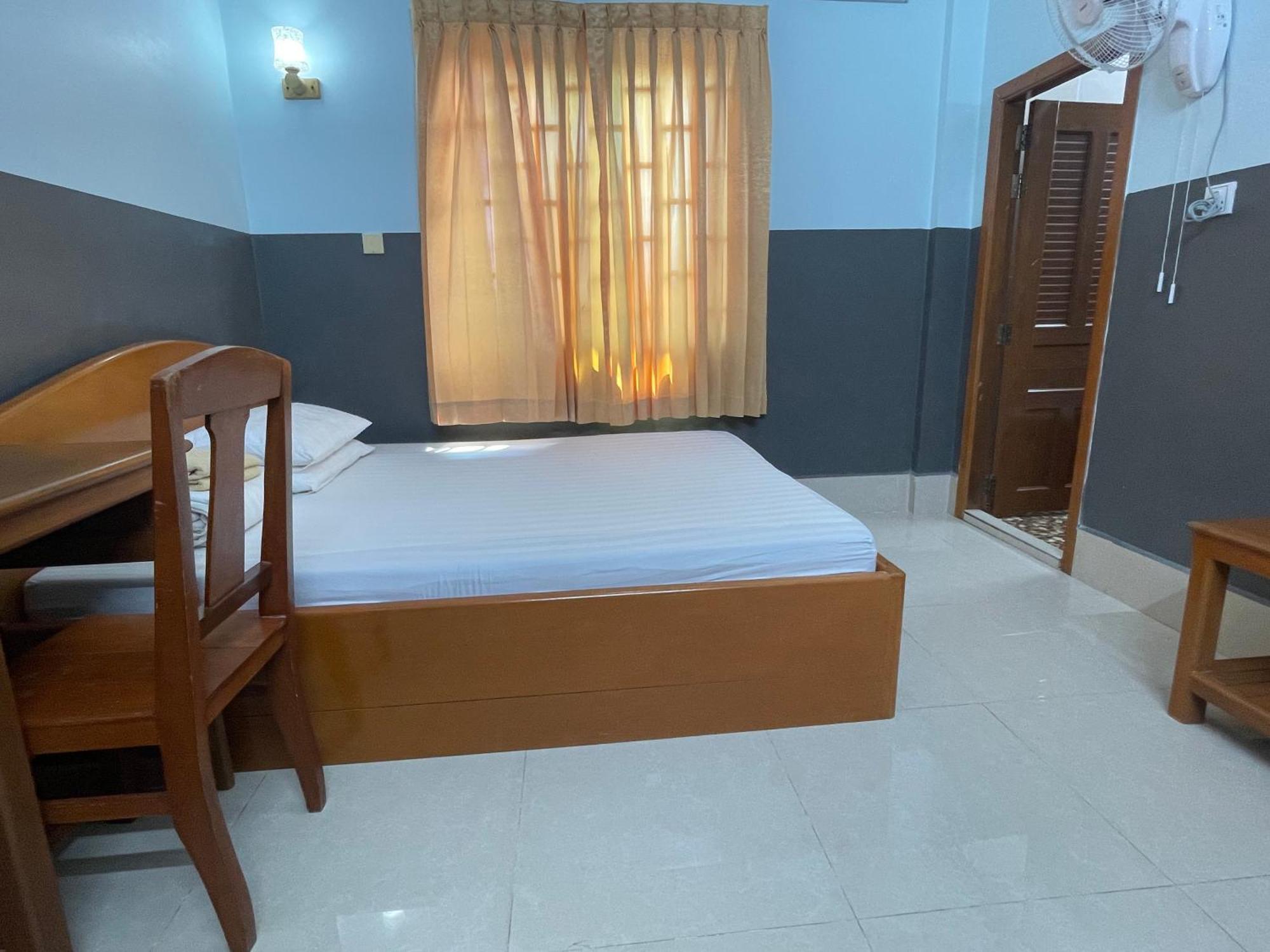 Apsara Guest House Kampot City Exterior photo